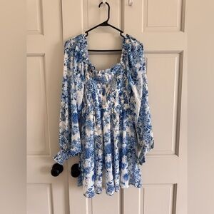 Flying Tomato smocked blue/white dress M